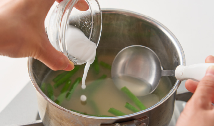 1にBの水溶き片栗粉を加えてとろみをつける。 1にBの水溶き片栗粉を加えてとろみをつける。